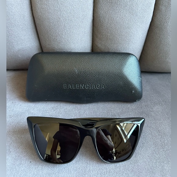 Balenciaga cat eye BB0046S 001 sunglasses - Picture 9 of 10